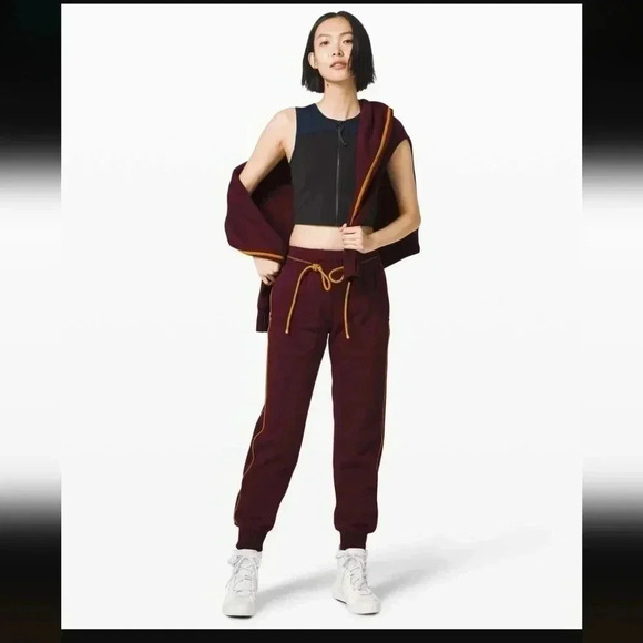 Lululemon Face Forward Crop Top *lululemon x Roksanda True Navy / Black - Picture 2 of 8